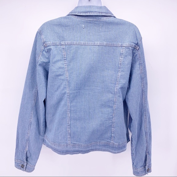 Max Jeans Blue and White Pinstriped Jean Jacket - Picture 6 of 8